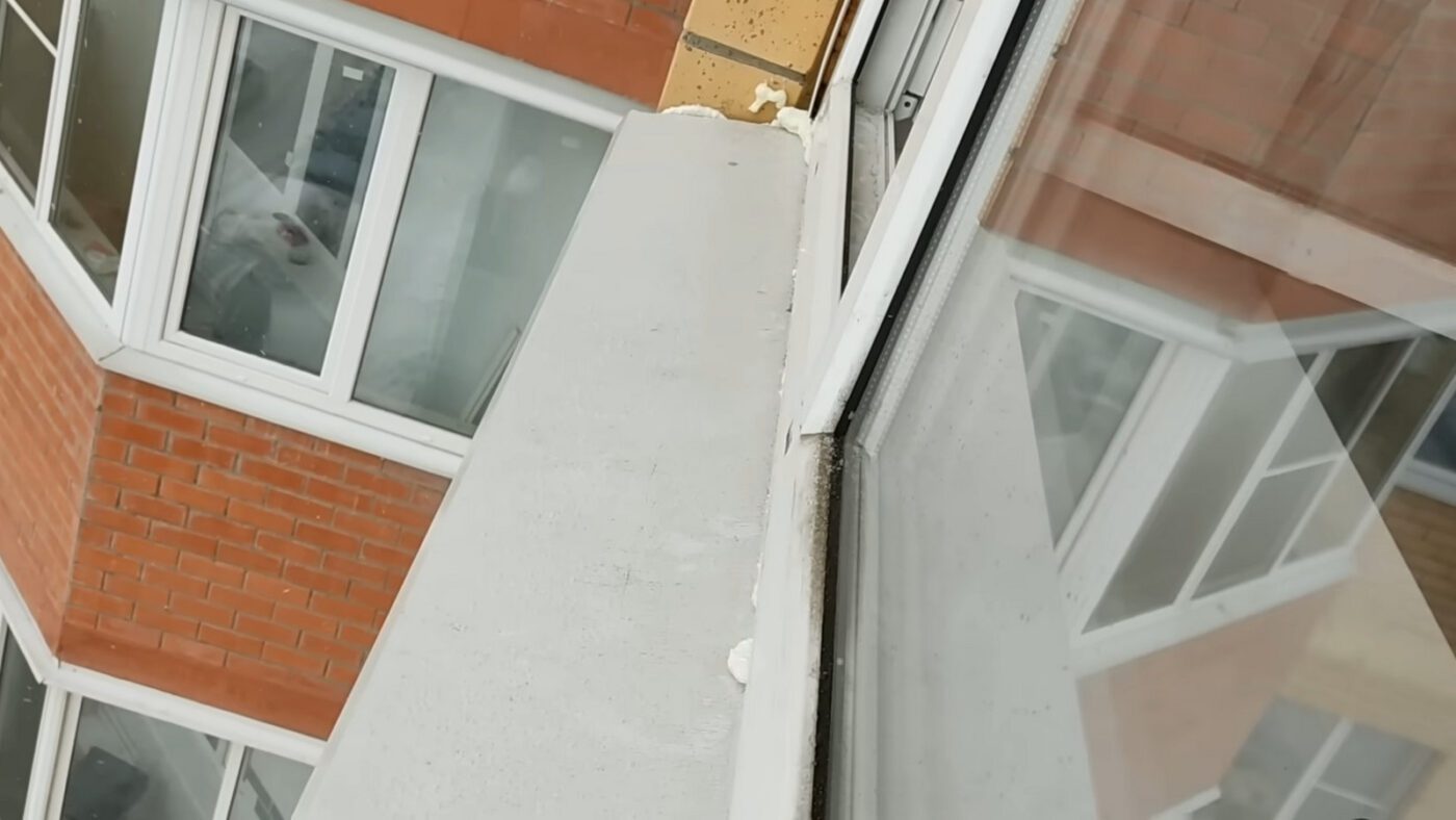 Гарне утеплення під відливом дозволяє отримати кілька додаткових градусів у приміщенні