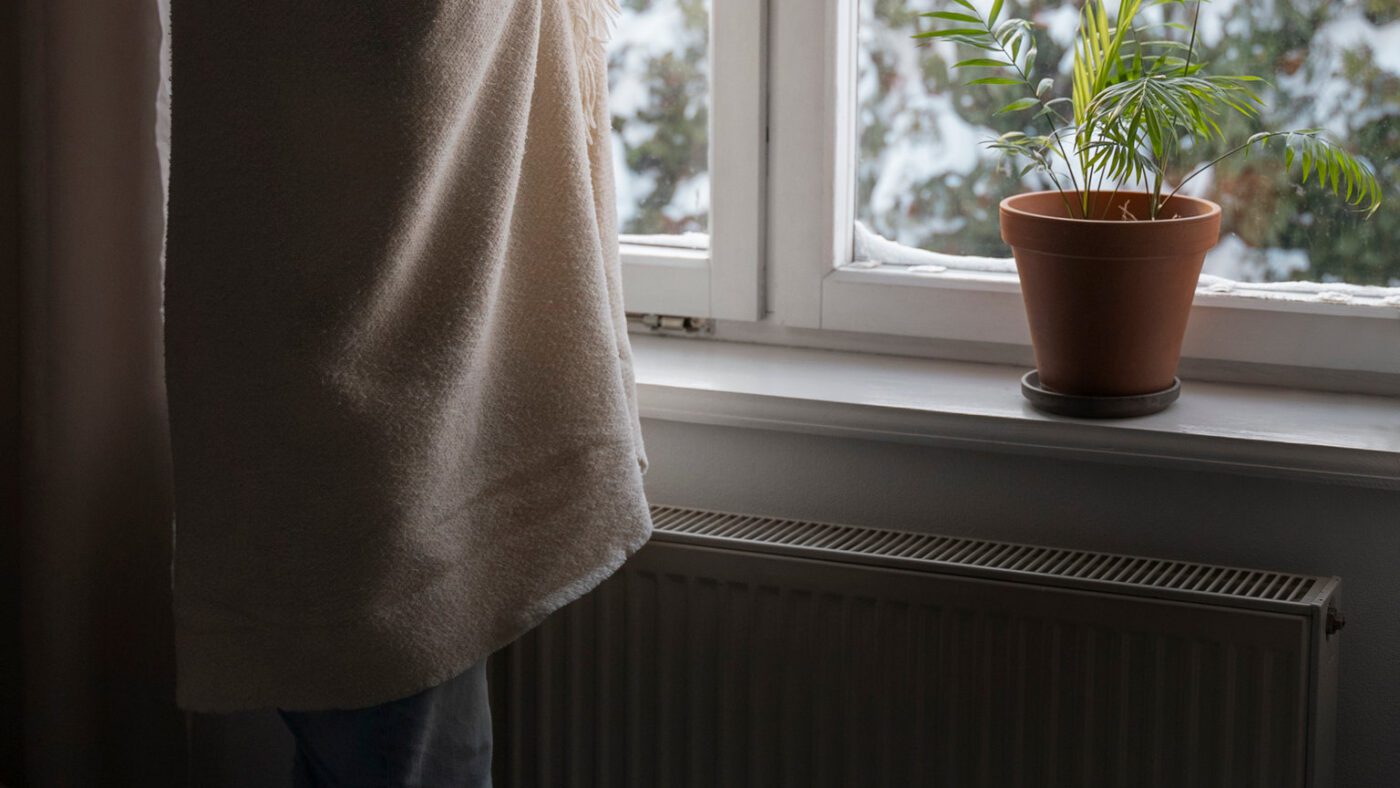 Утеплення вікна та підвіконня в будинку чи квартирі