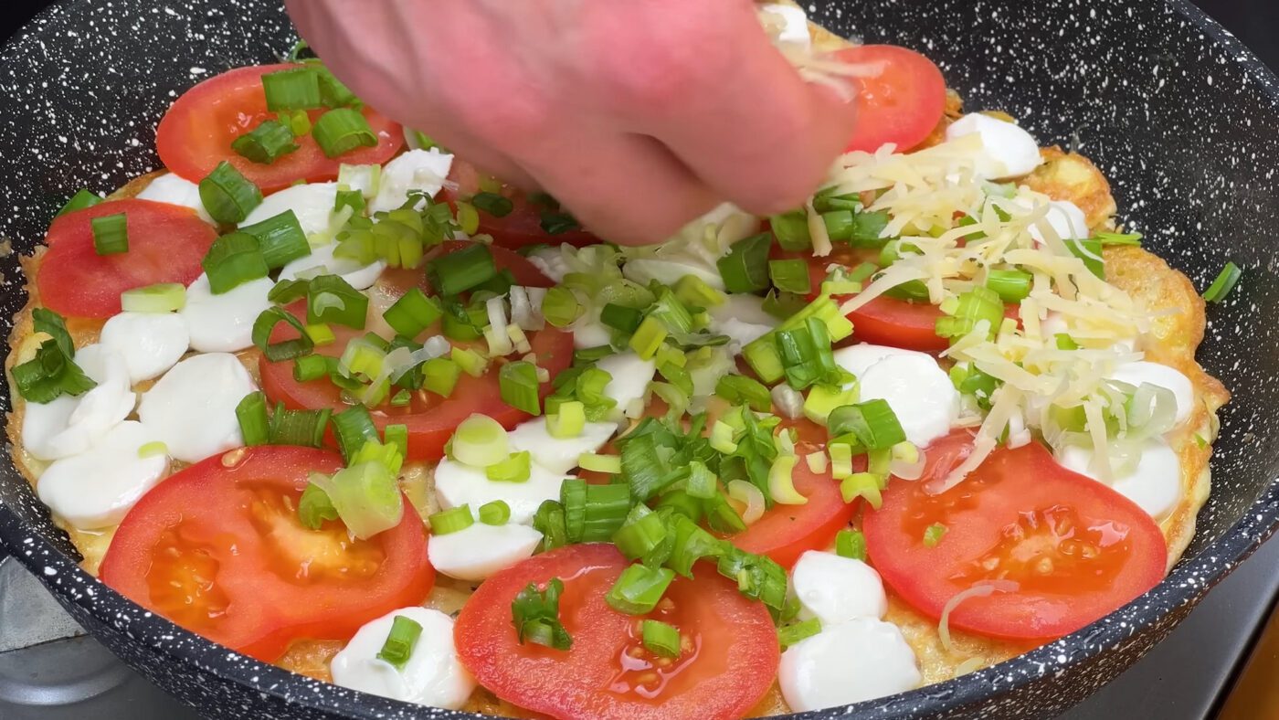 Господині показали просту вечерю з яєць та картоплі та всю сім'ю