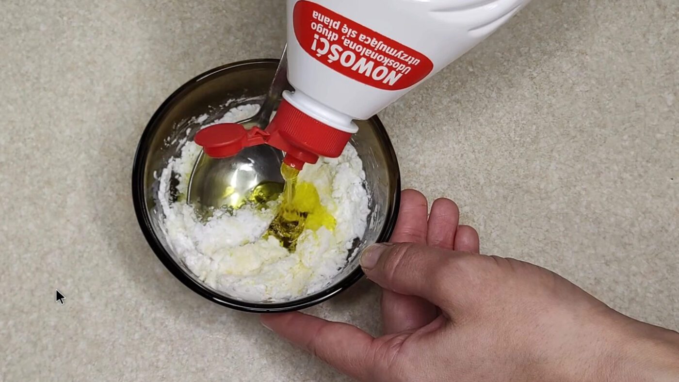 У пасту можна додати також трішки порошку гірчиці, бо він теж гарно прибирає жир