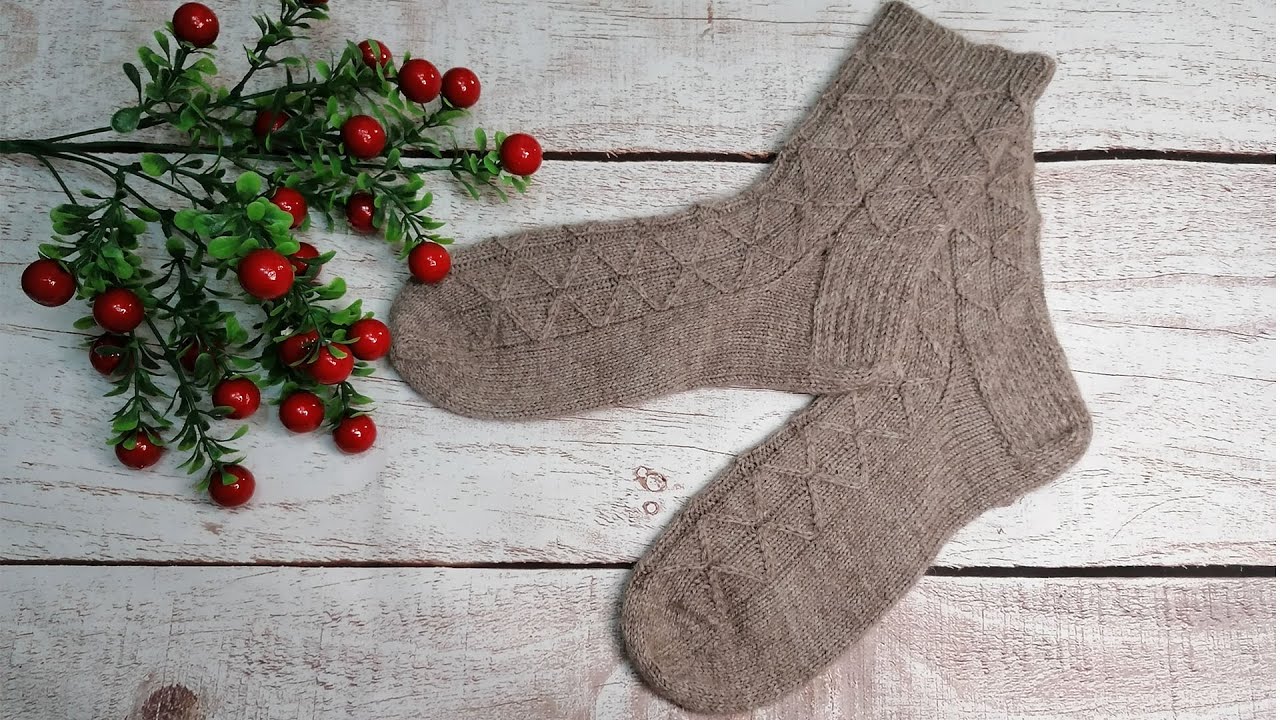 Експерти пояснили, що зробити з в'язаними шкарпетками, аби матеріал не коловся і був м'яким