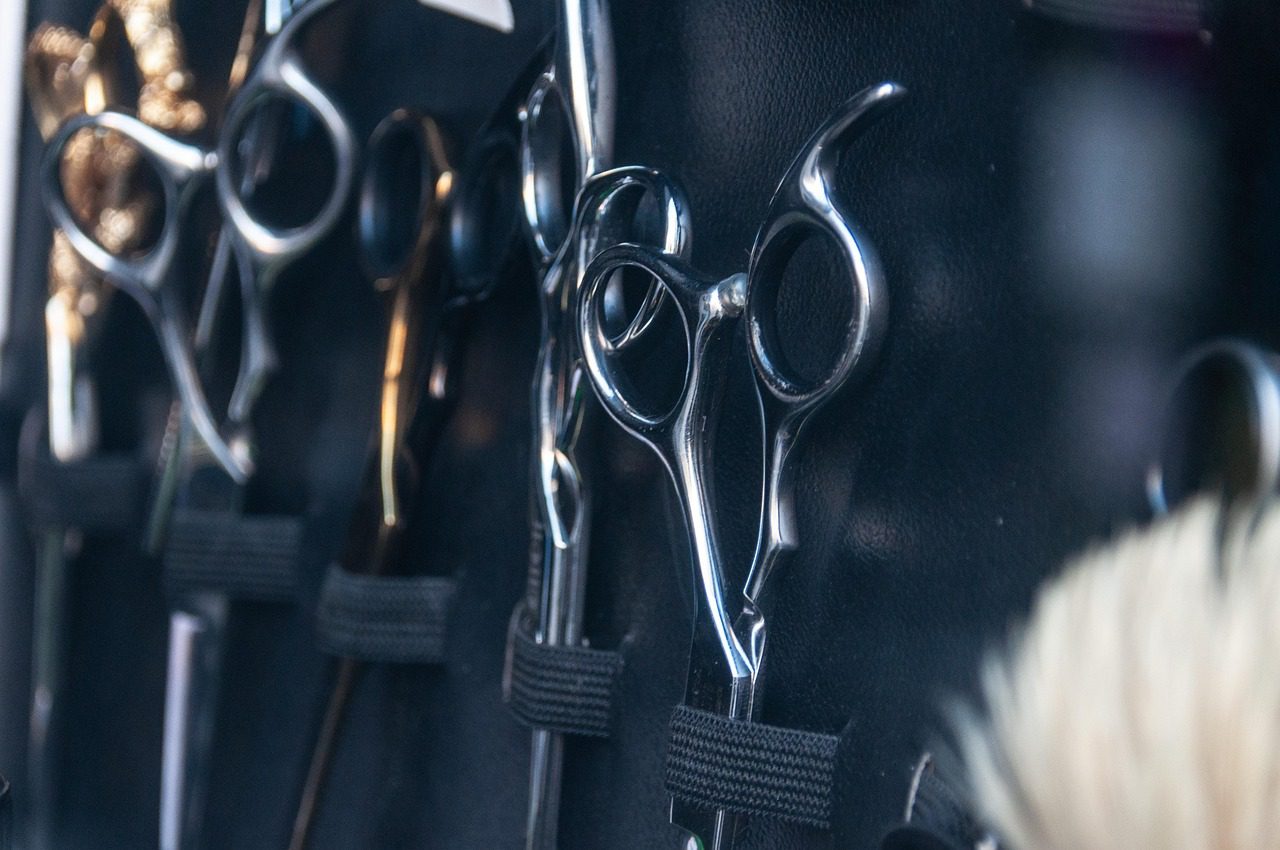 Експерти розповіли, в які дати краще планувати стрижку для залучення фінансів у своє життя