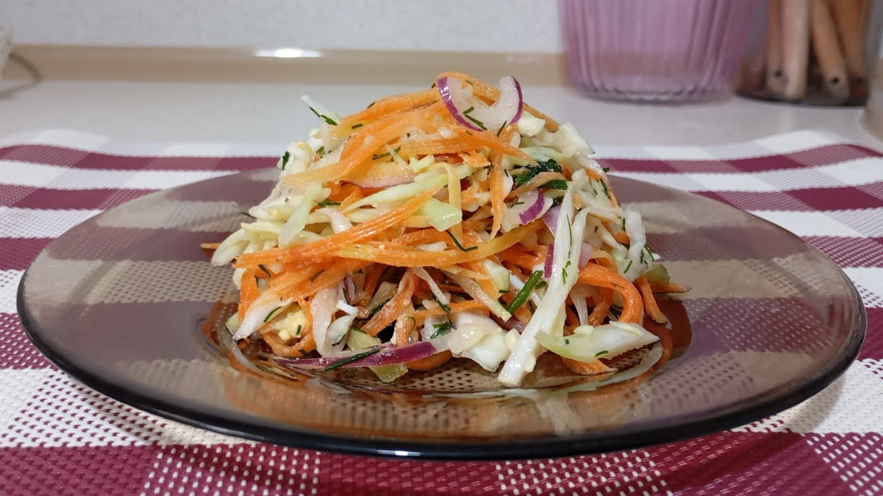 Кулінари розповіли, як приготувати смачний салат із капусти на власній кухні — простий рецепт