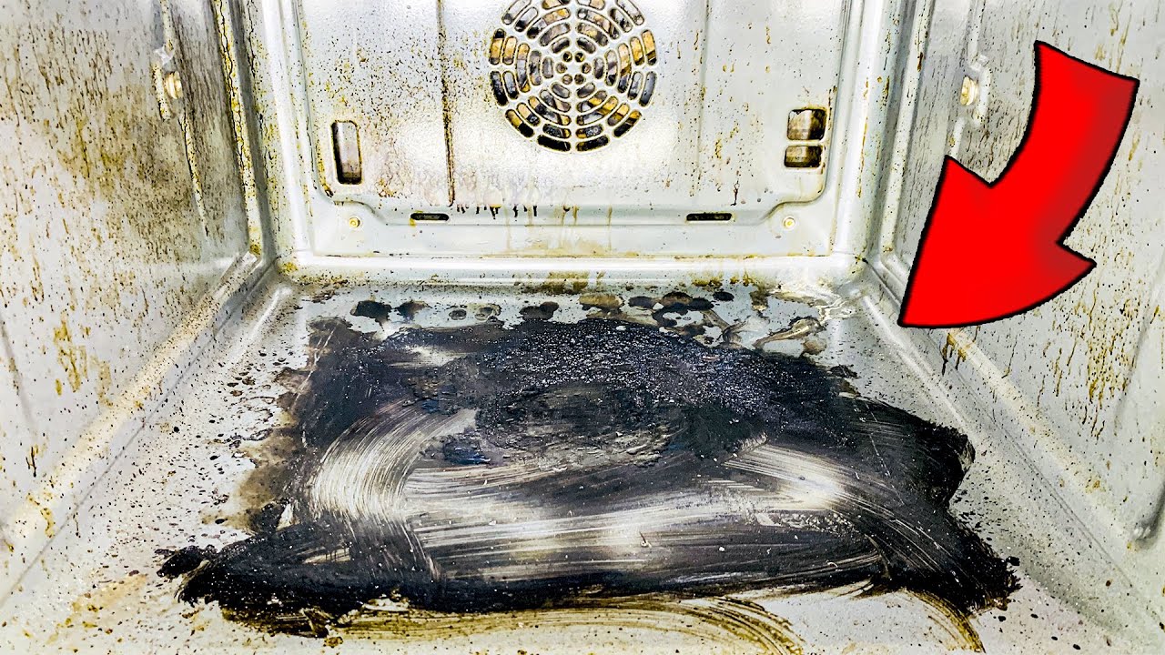 Господині розповіли про спосіб очищення духовки, аби не довелось використовувати побутову хімію