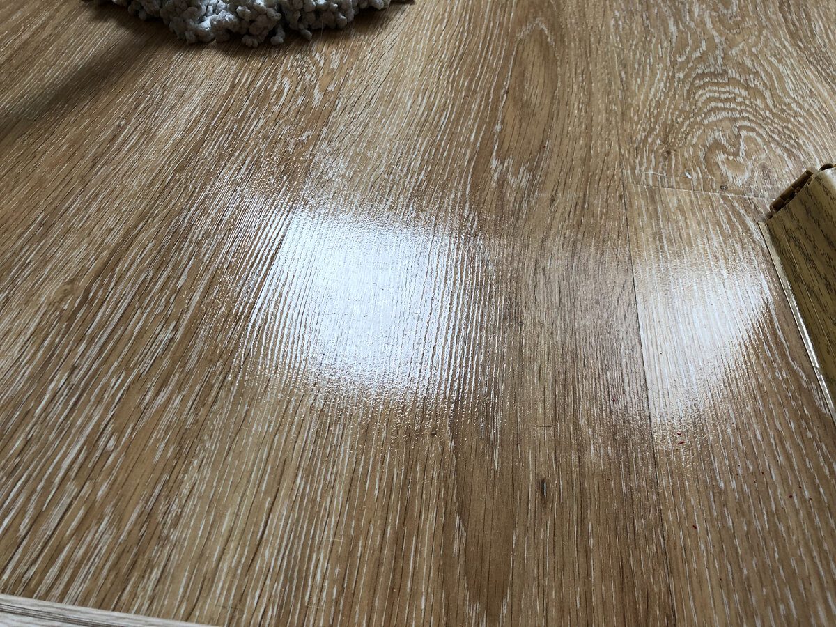 Експерти розповіли, як очистити підлогу вдома до блиску без витрат і клопоту — простий метод