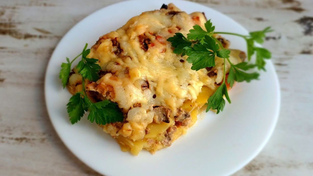 Господині розповіли, як приготувати смачну запіканку з картоплі та грибів нашвидкуруч