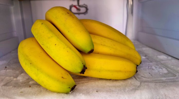 Чи безпечно їсти банани щодня? Лікарі дали 1 чітку відповідь – ось у чому криється прихована небезпека Чи можна їсти банани кожного дня