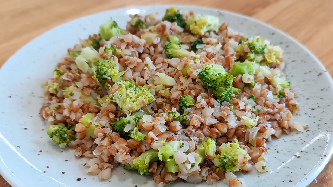 Кулінари порадили, який інгредієнт додати у гречку, аби покращити її смак і структуру – порада