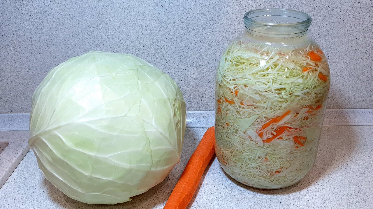 Експерти пояснили, яка помилка під час приготування квашеної капусти робить її несмачною