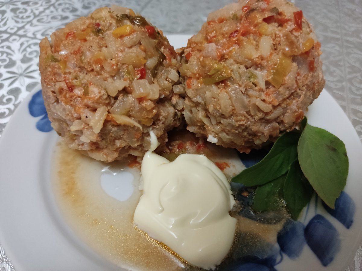 Кулінари розповіли, як приготувати смачні ліниві голубці з капустою та ароматним фаршем