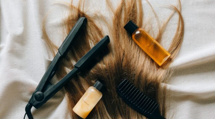 Додаю рівно по 2 краплі у шампунь, і волосся блищить, як після кератину: витратила 5 копійок на цей засіб Як покращити стан волосся