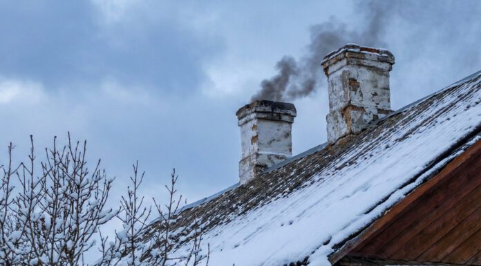 Чищення димоходу від сажі картопляним лушпинням та сіллю