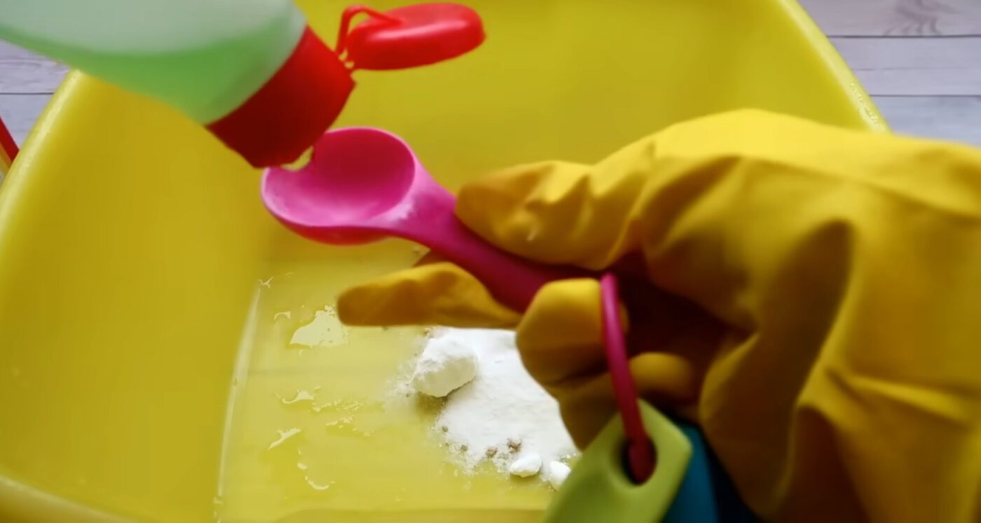 Домашній розчин для чищення скляних кришок від жиру та бруду