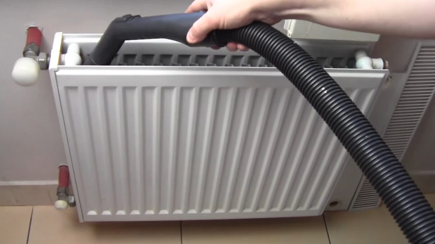 Спеціалісти пояснили, як почистити батареї у квартирі для кращого обігріву