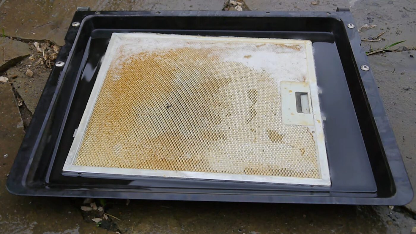 Як відмити витяжку від застарілого жиру за 5 хвилин без тертя