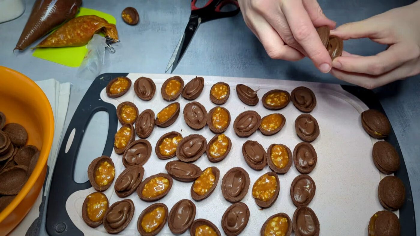 Смачні шоколадні горішки до чаю з подвійною начинкою