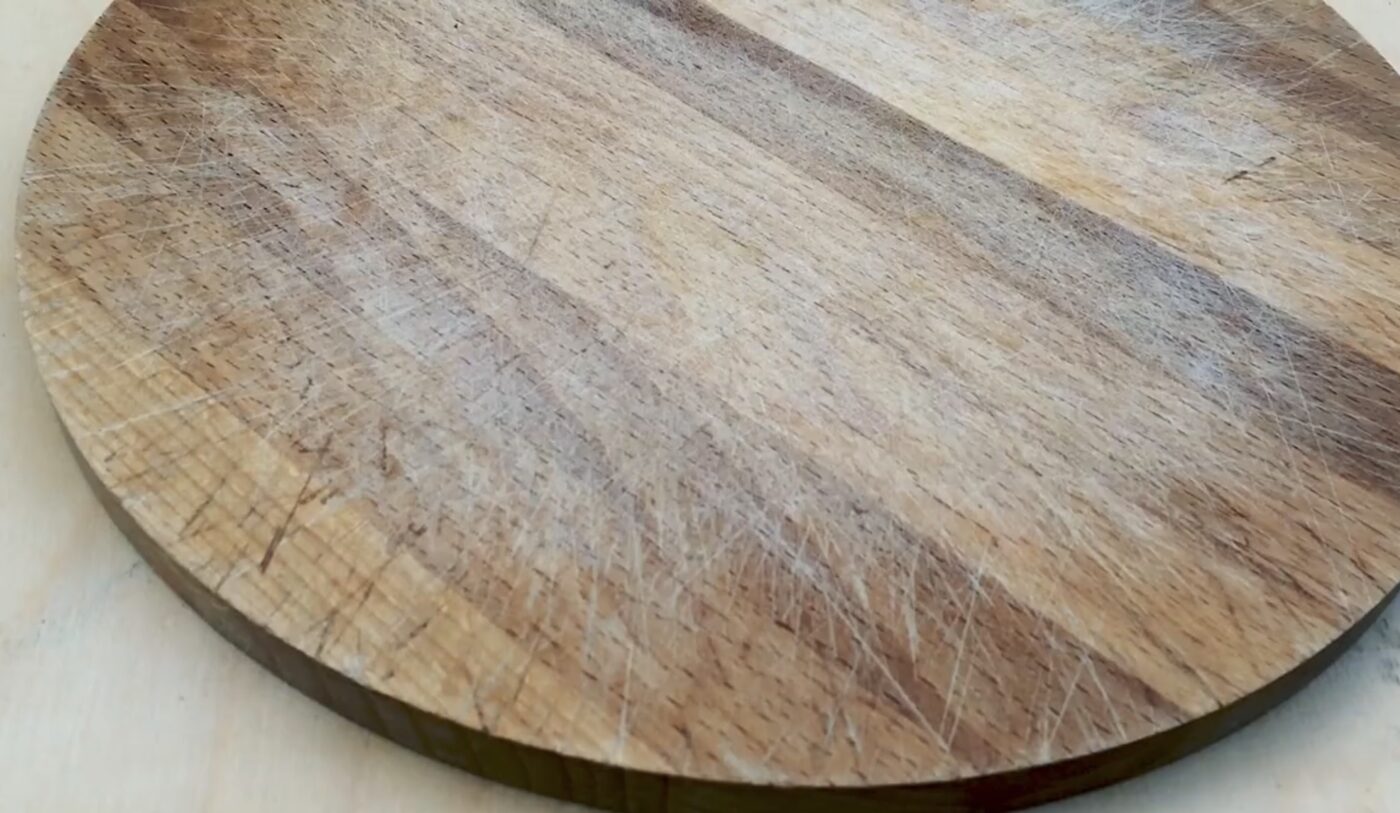 Як правильно мити кухонні деревʼяні дощечки