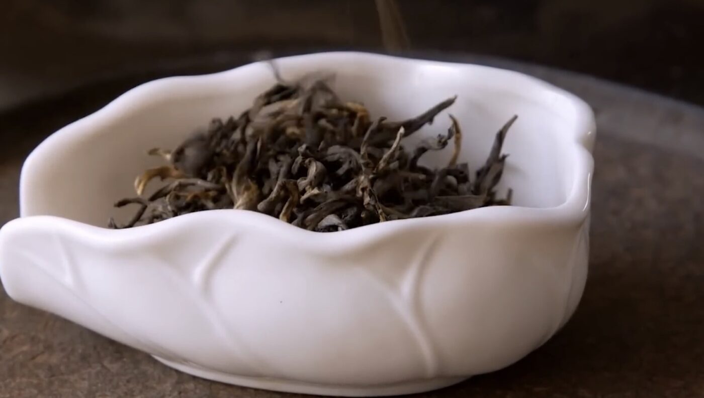 Який час найбільше підходить для споживання зеленого чаю