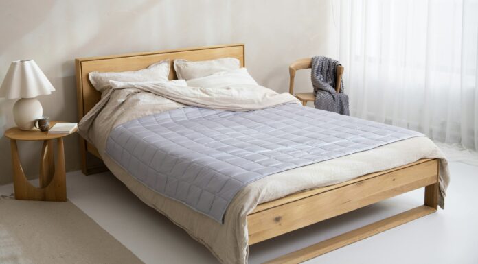 Під ковдру кладу не пляшки з гарячою водою, а ось що: це тримає тепло до ранку без опалення при морозі -15 Експерти підказали, як зігрітися, коли немає опалення