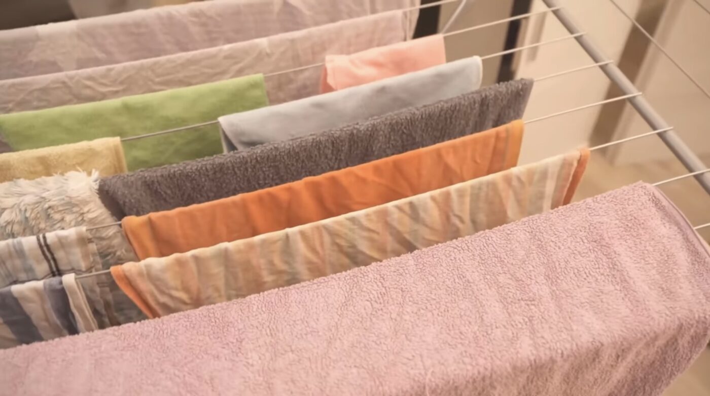 Як швидко сушити речі після прання взимку