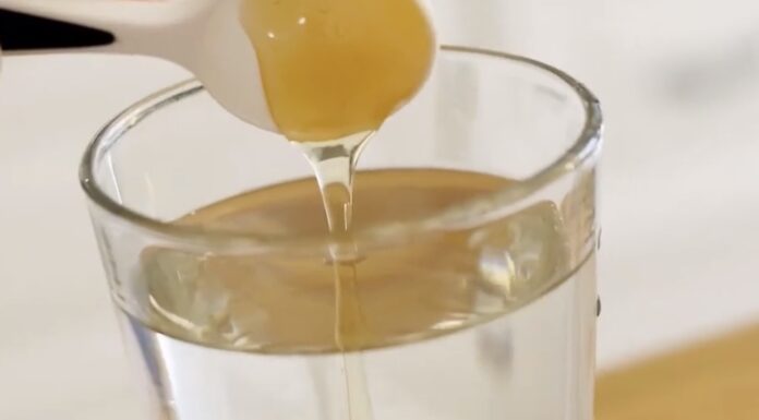 Мед з водою зранку – не примха “хелсі блогерів”, а доведена користь: ось кому вчені радять пити її щодня Вчені пояснили, кому й чому корисно пити воду з медом щоранку