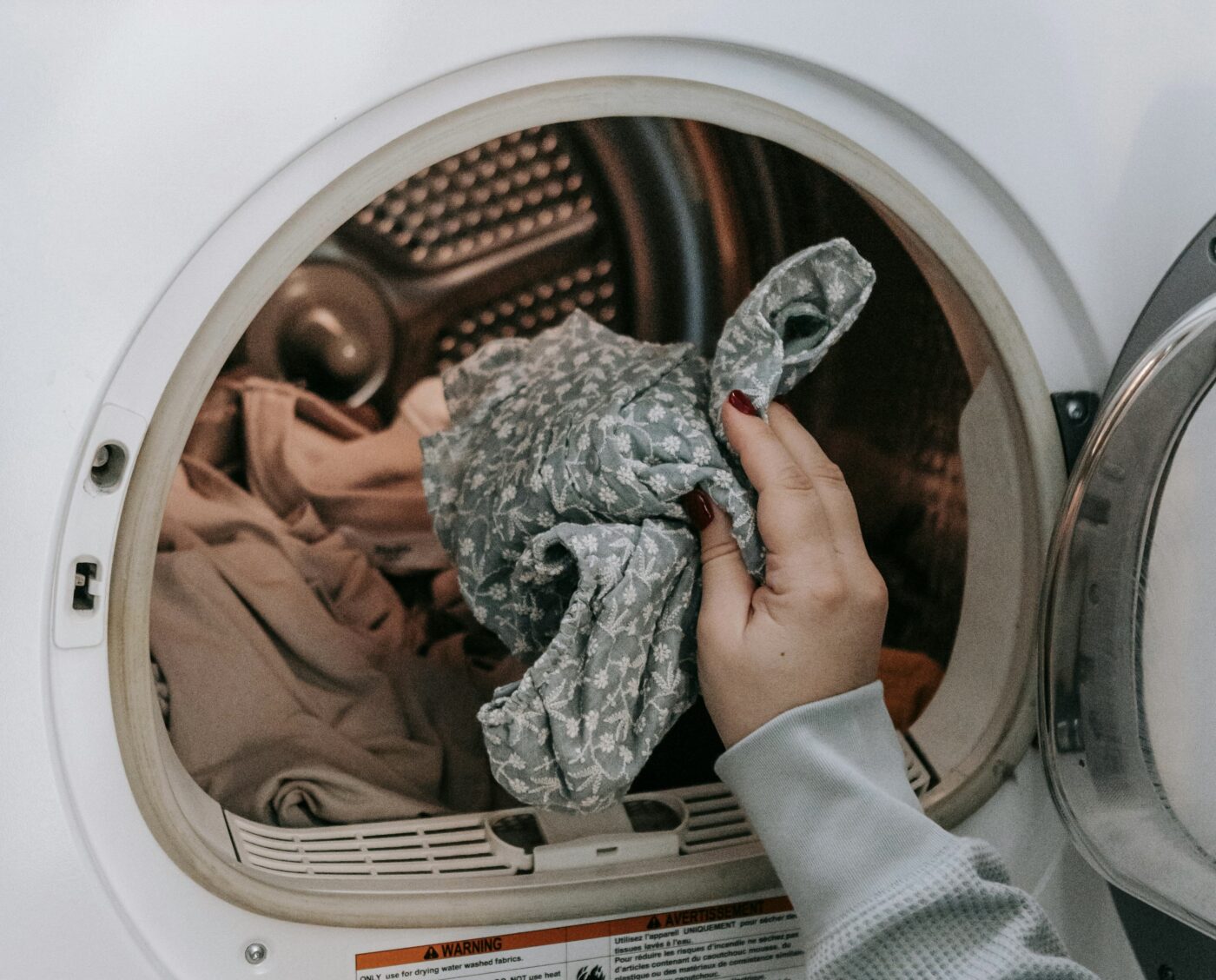 Метод прання одягу, що не потребує ополіскувачів для білизни