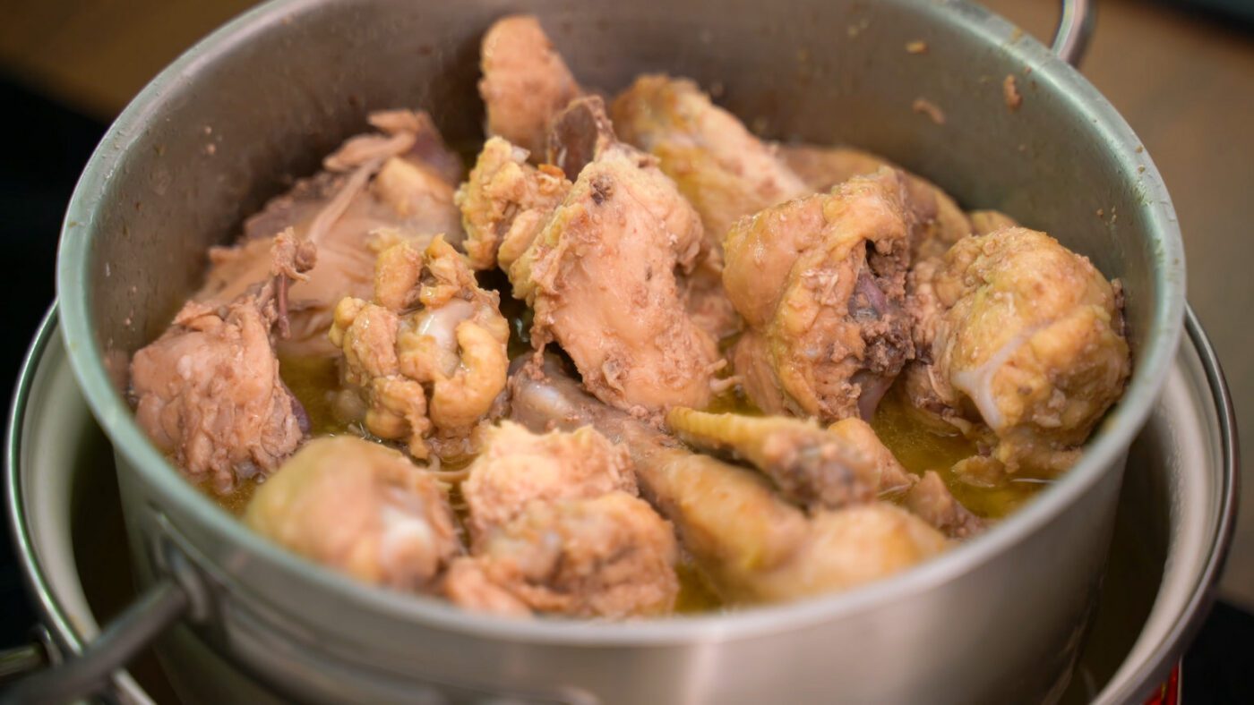 Швидкий домашній сальтисон з курятини замість магазинної ковбаси