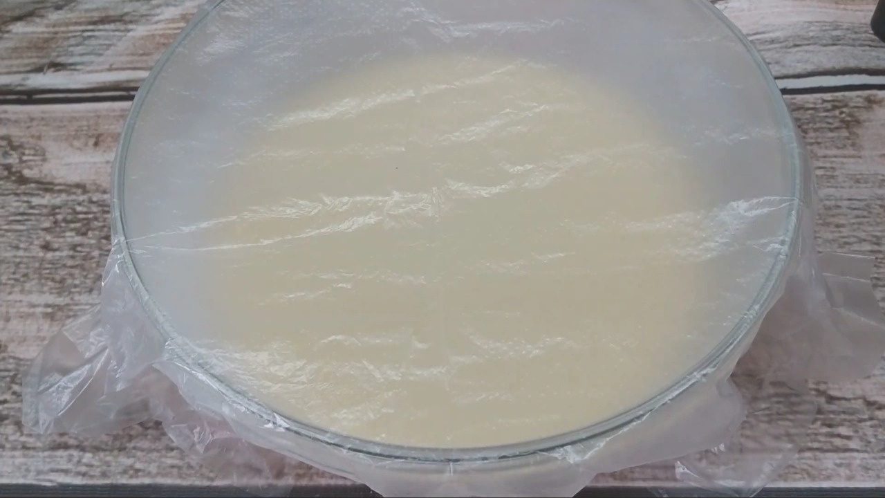 Рецепт тонких мереживних млинців на дріжджовому тісті