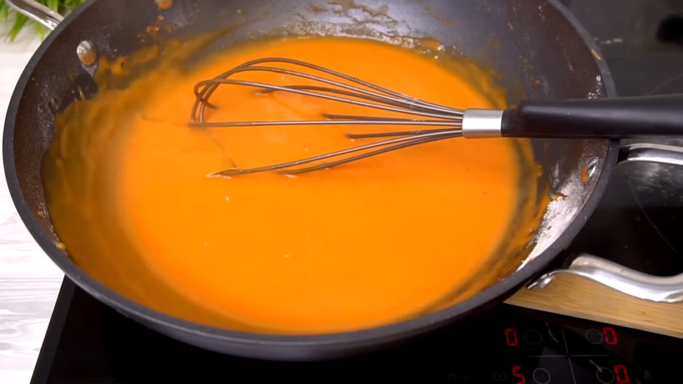 Швидка підлива для котлет, сосисок та гарніру