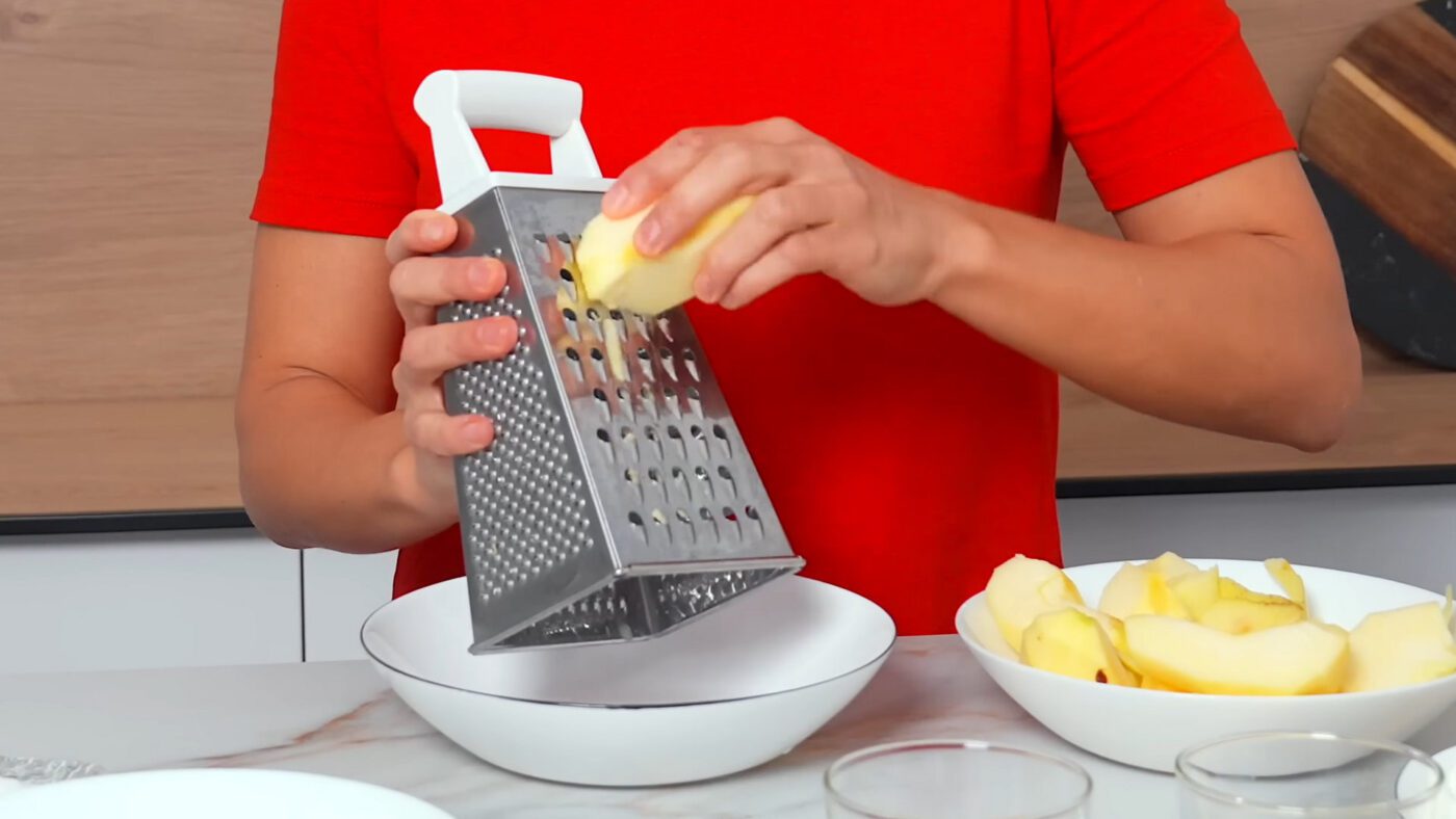 Швидкі сирні булочки з яблучною начинкою