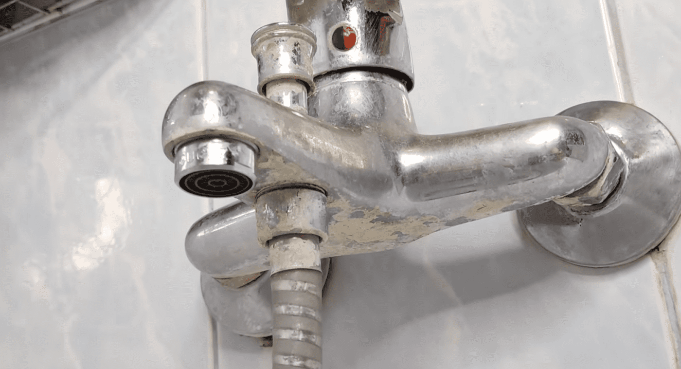 Як бюджетно прибрати іржу зі змішувачів