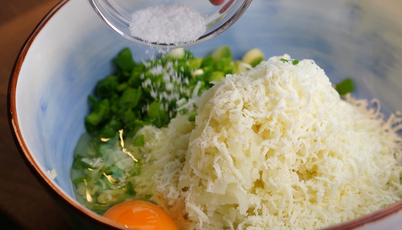 Картопляні котлети з сиром та зеленню