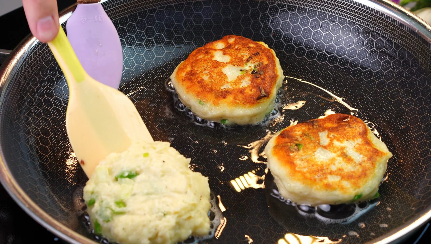 Картопляні котлети з сиром та зеленню