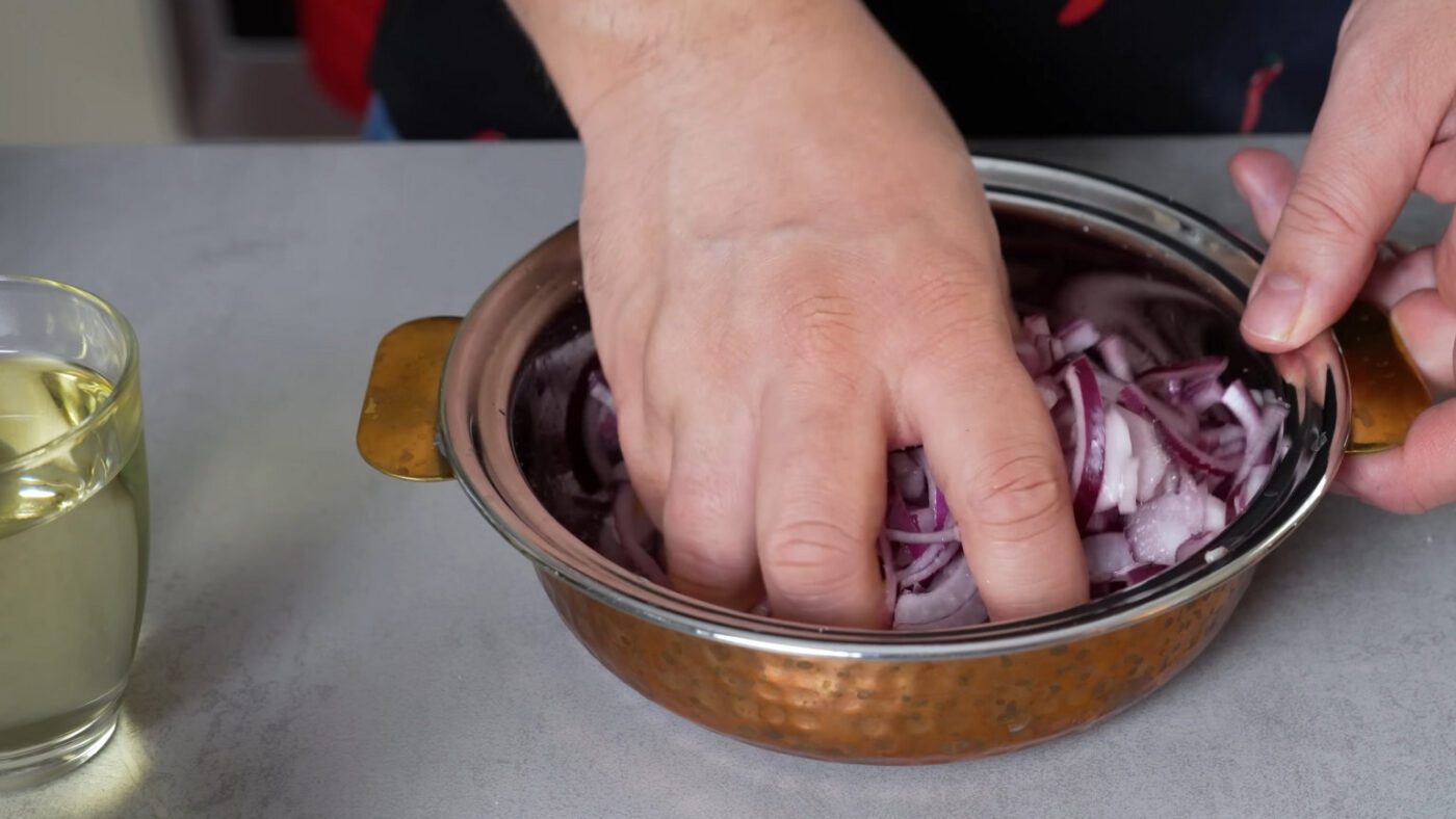 Сучасна варіація класичного грузинського салату Тбілісі