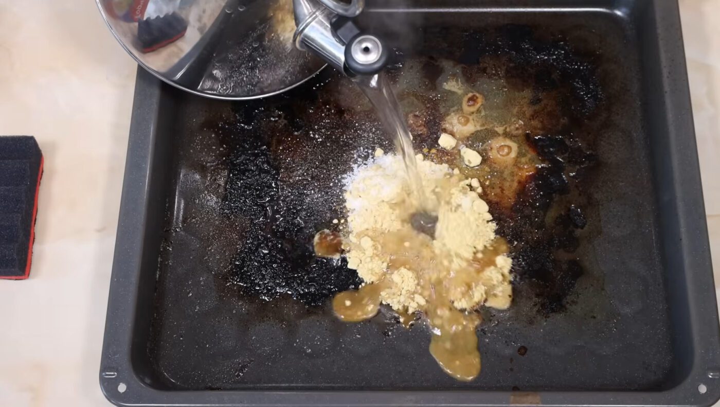 Швидке відмивання деко від нагару та жиру без шкрябання