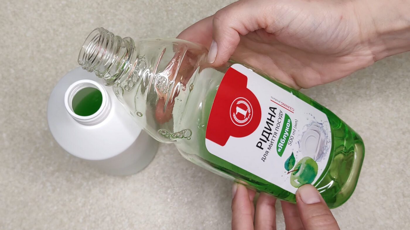 Господині пояснили, як із соди зробити ефективний засіб для прибирання