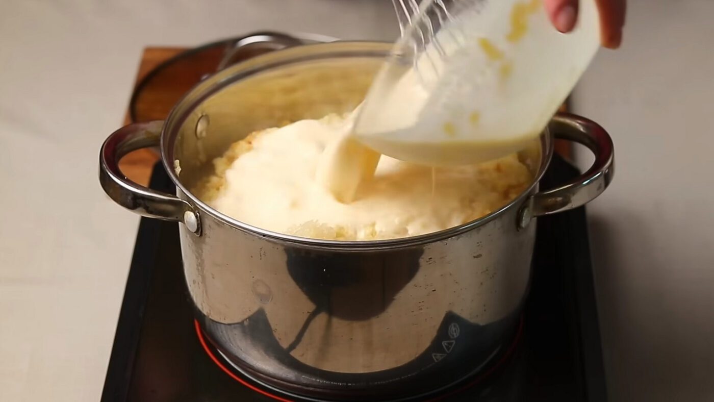 Класичний рецепт засипаної капусти зі шкварками