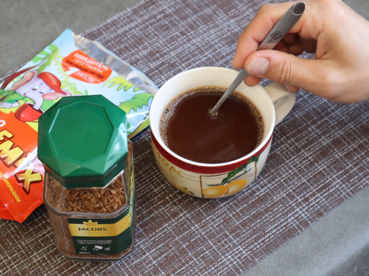 Експерти розповіли, скільки кави на день можна пити насправді, аби почуватись добре