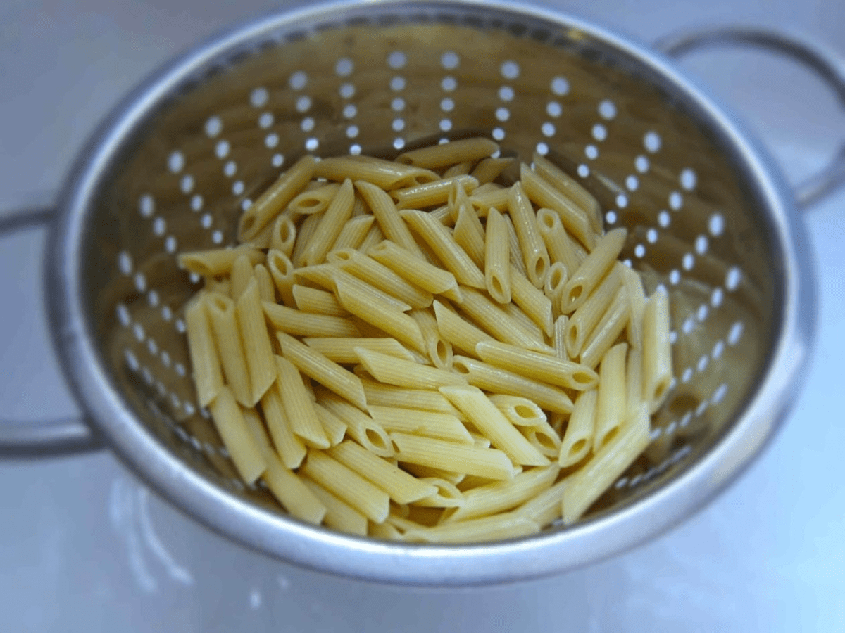 Експерти порадили, як правильно варити макарони, аби вони вийшли насиченими та ароматними