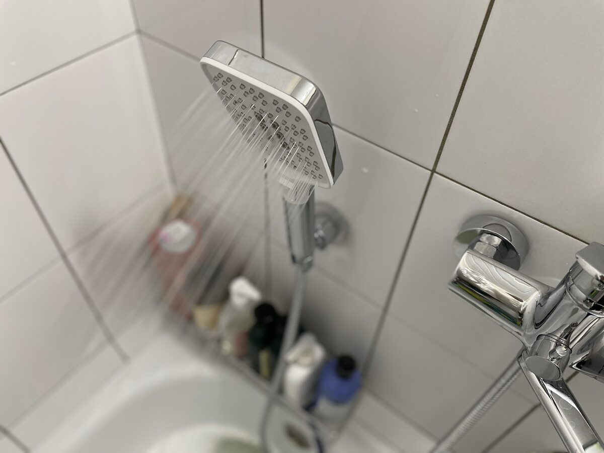 Експерти пояснили, як очистити душову лійку від нальоту за допомогою простого засобу