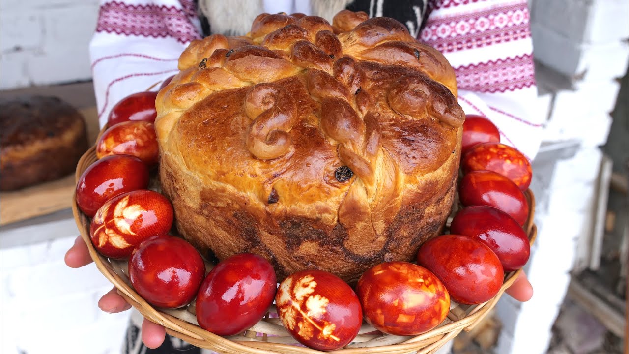 Експерти розповіли, коли випікати паски в 2026 році та яку молитву читати над випічкою. Фото: YouTube НАШІ БЕСАГИ - їжа та рецепти