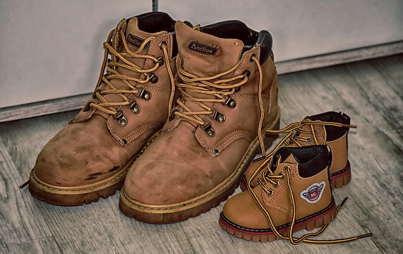 Експерти порадили, який засіб допоможе ефективно очистити взуття від неприємного аромату