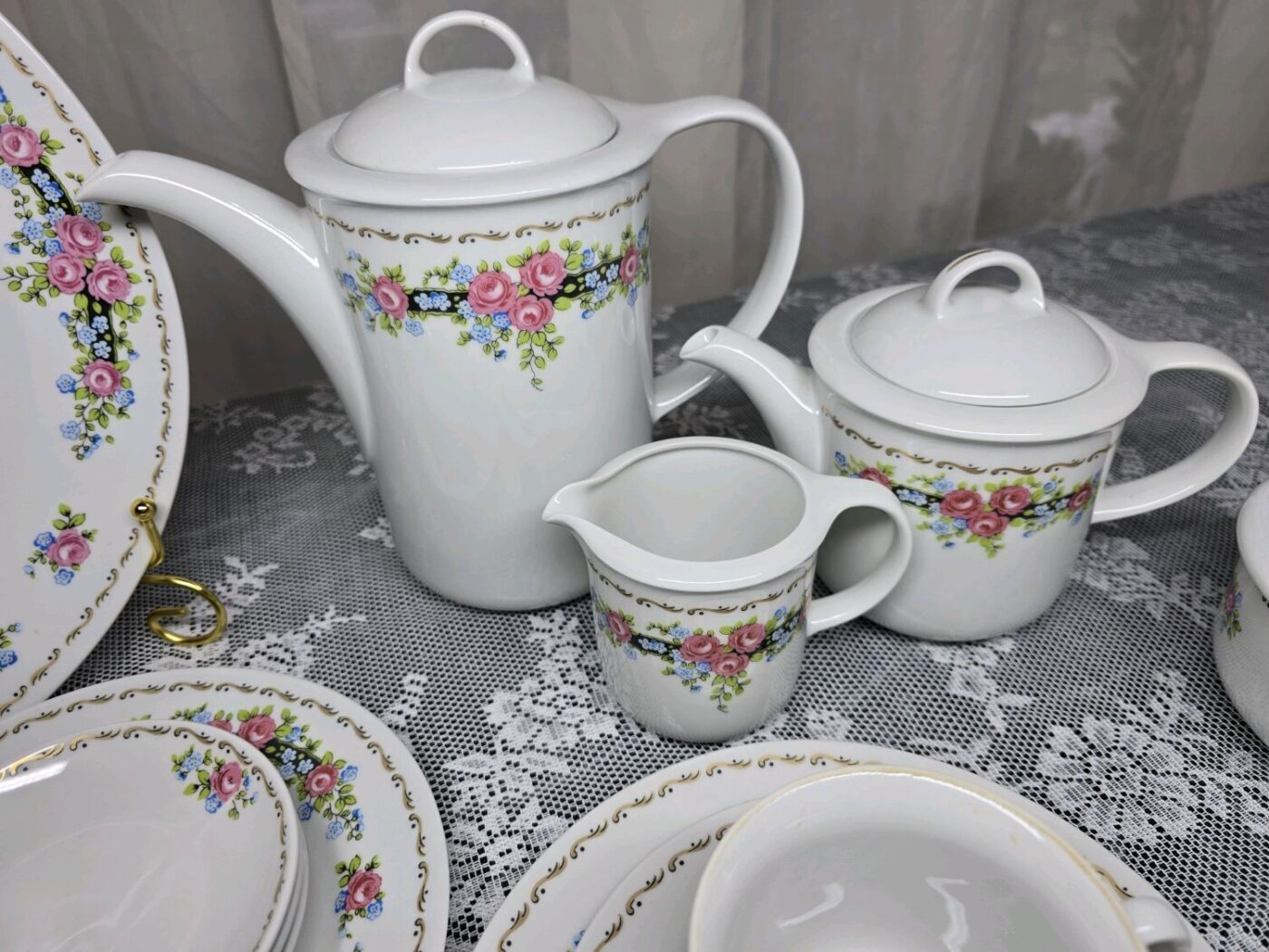 Експерти пояснили, чому старі радянські сервізи сьогодні так цінують і вони дорогі — причина