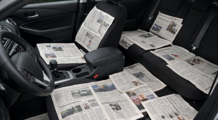 Як позбутися запаху бензину в салоні авто