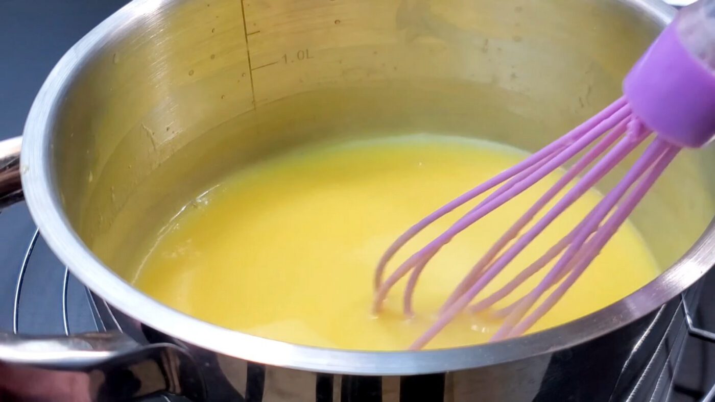 Рецепт заварного крему "Шарлотт" для тортів, еклерів та випічки