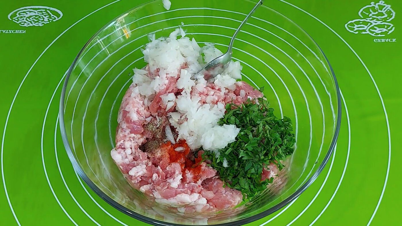 Рецепт ніжного та еластичного заварного тіста для чебуреків