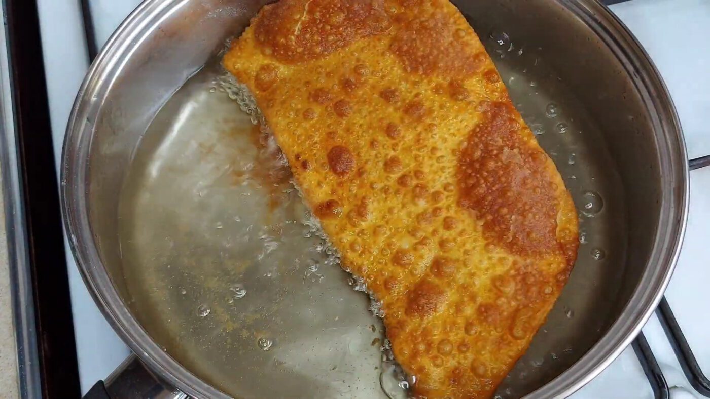 Рецепт ніжного та еластичного заварного тіста для чебуреків