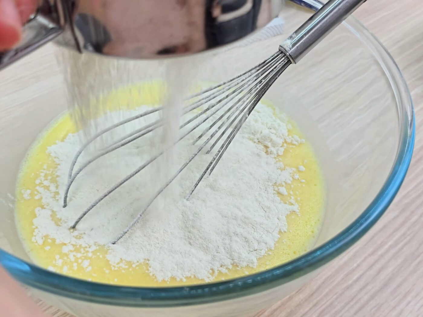 Рецепт млинців з чорнилами каракатиці та червоною ікрою