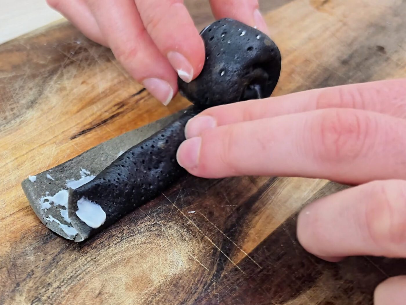 Рецепт млинців з чорнилами каракатиці та червоною ікрою