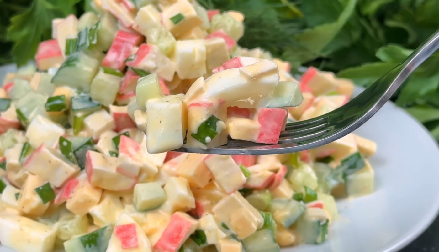 Харчова цінність крабових паличок та чим їх замінити у салаті